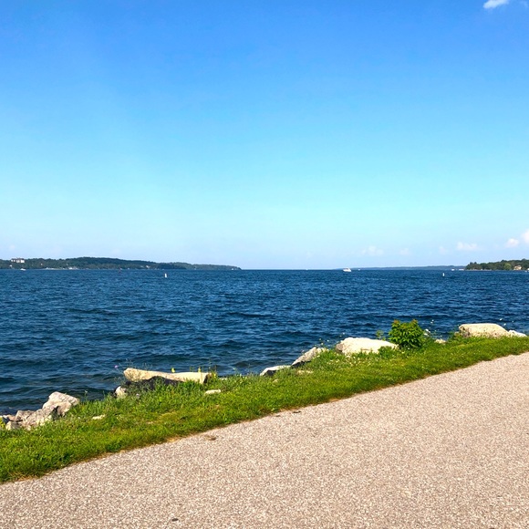 Meet your Posher, Elissia - Picture 1 of 1